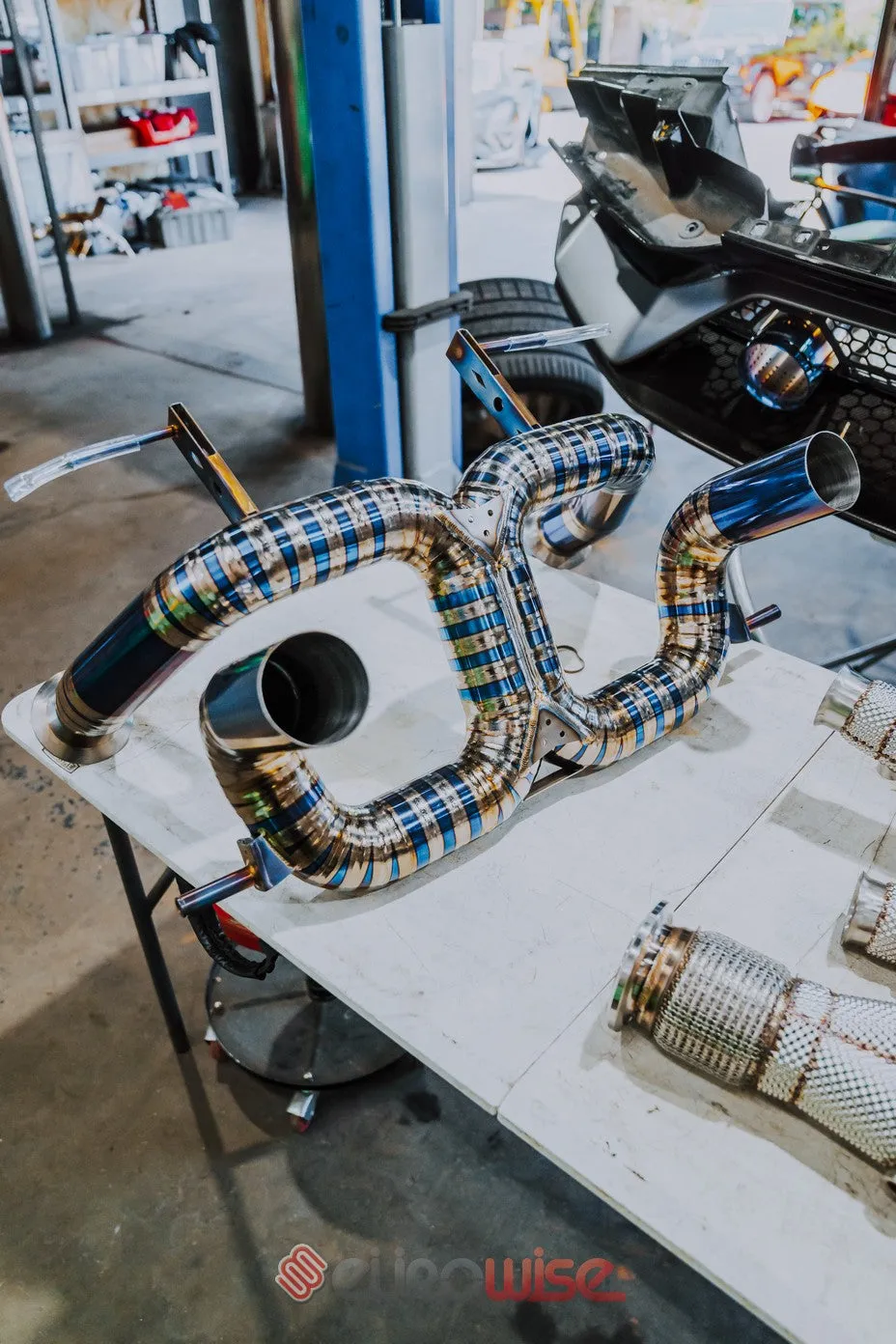 HIGH FREQUENCY TITANIUM EXHAUST - AVENTADOR SVJ